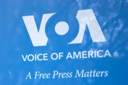 Pozostałych 800 pracowników Głosu Ameryki dostanie wypowiedzenia. Politico: to już jest koniec