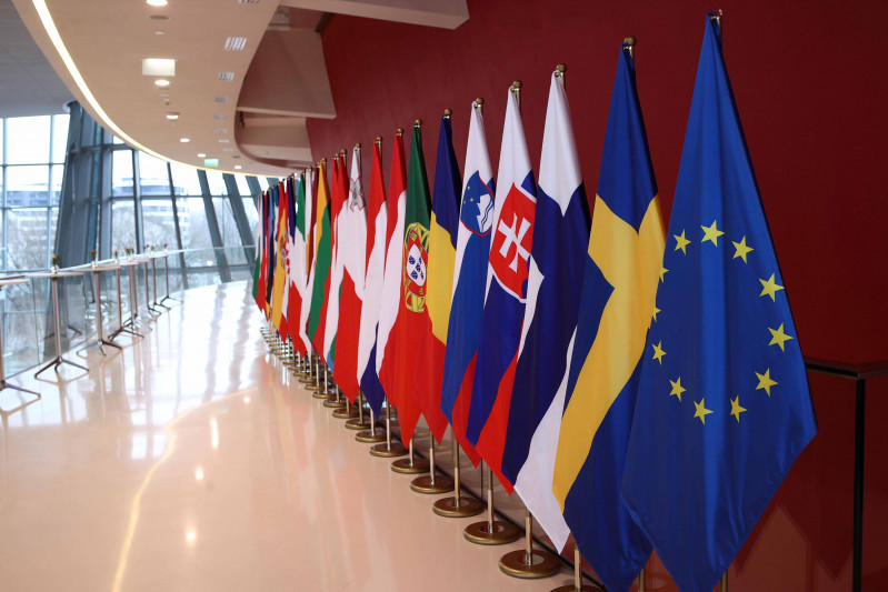 Europejski Akt o Wolności Mediów wchodzi w życie. "Karol Nawrocki tego nie poprze"