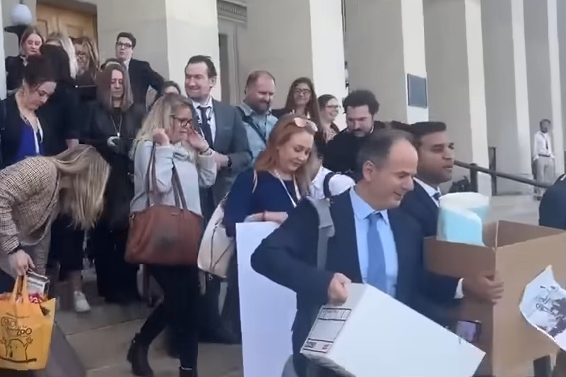 Największe amerykańskie media opuszczają Pentagon. Dziennikarze oddają akredytacje