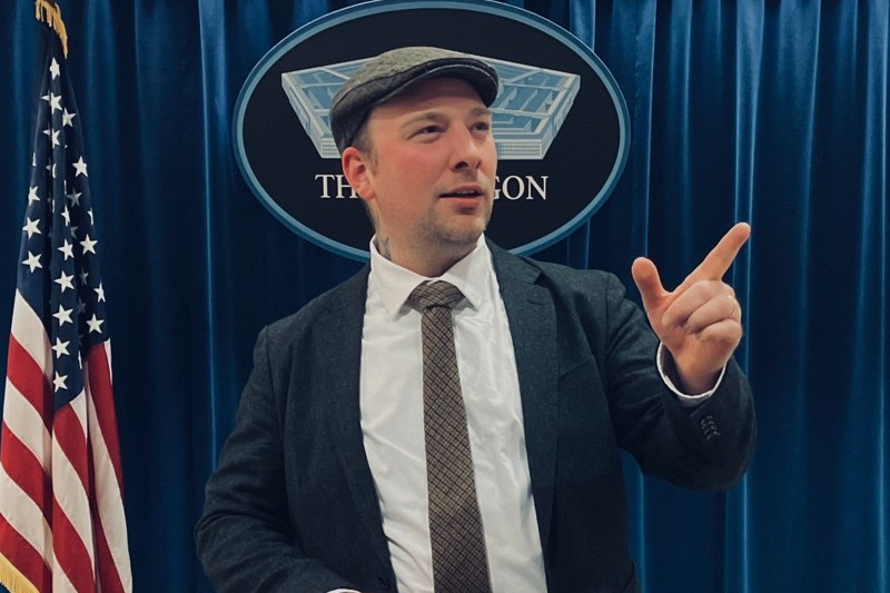 Dziennikarz rezygnuje z pracy dla "Epoch Times", bo gazeta godzi się współpracować z Pentagonem