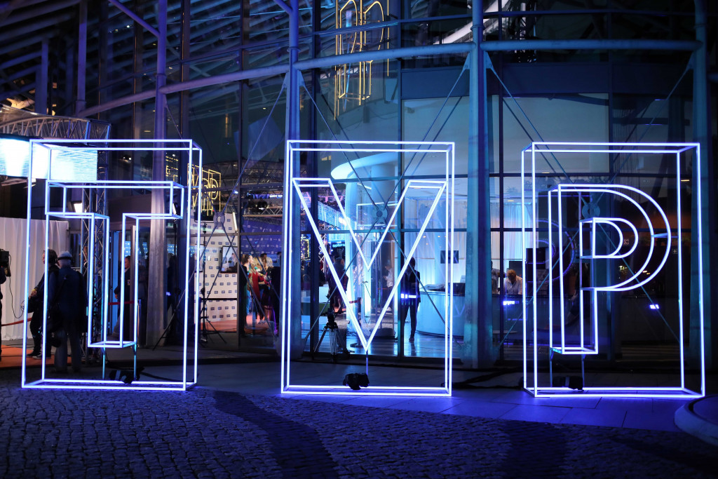 Związkowcy z Telewizji Polskiej chcą 2,5 tys. zł dla pracowników na święta