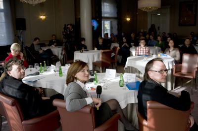 Wiosenna ramówka telewizyjnej Jedynce. Ks. Rafał Sztejka, Barbara Pawłowska, Piotr Klatt. (fot. Piotr Król)